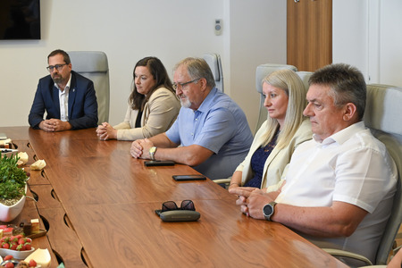 Podpis osemletne koncesijske pogodbe za izvajanje mestnega linijskega prevoza potnikov