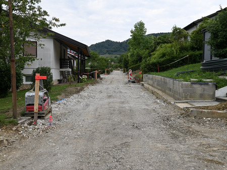 V izvajanju obnova Prešernove ulice na Senovem