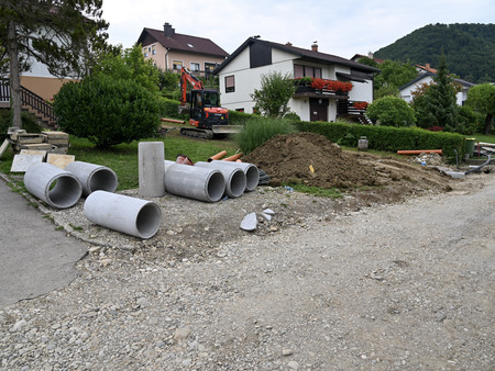 V izvajanju obnova Prešernove ulice na Senovem