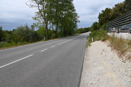 Projekt zajema ureditev peš in kolesarske povezave na odseku v skupni dolžini 1.840 metrov