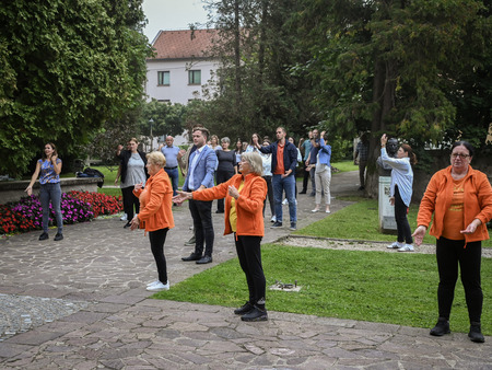 Evropski teden mobilnosti v Krškem začeli z vadbo »1000 gibov«