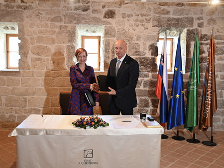 Podpisana pogodba o sofinanciranju projekta Grajske sanje