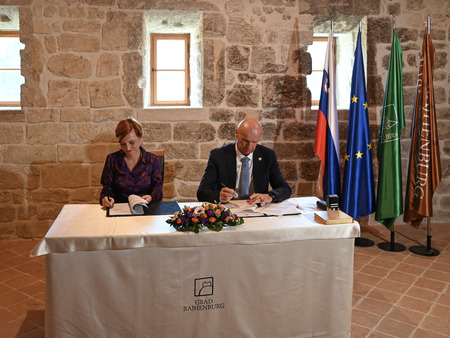 Podpisana pogodba o sofinanciranju projekta Grajske sanje