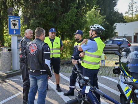 Uspešno izvedeno 1. kolesarjenje po poteh defibrilatorjev 