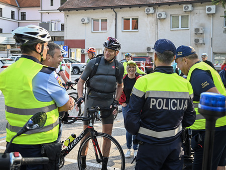 Uspešno izvedeno 1. kolesarjenje po poteh defibrilatorjev 