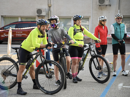 Uspešno izvedeno 1. kolesarjenje po poteh defibrilatorjev 