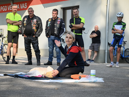 Uspešno izvedeno 1. kolesarjenje po poteh defibrilatorjev 