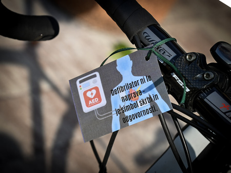 Uspešno izvedeno 1. kolesarjenje po poteh defibrilatorjev 