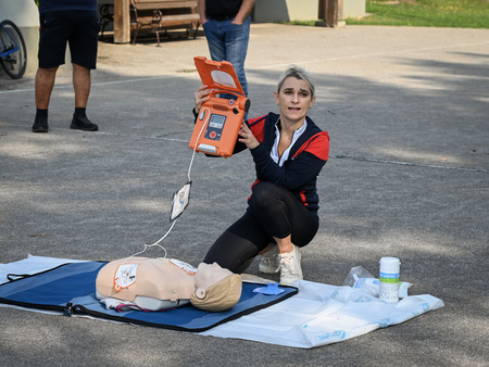 Uspešno izvedeno 1. kolesarjenje po poteh defibrilatorjev 