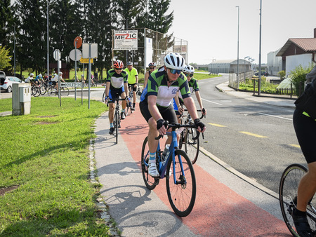 Uspešno izvedeno 1. kolesarjenje po poteh defibrilatorjev 