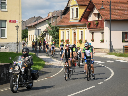 Uspešno izvedeno 1. kolesarjenje po poteh defibrilatorjev 