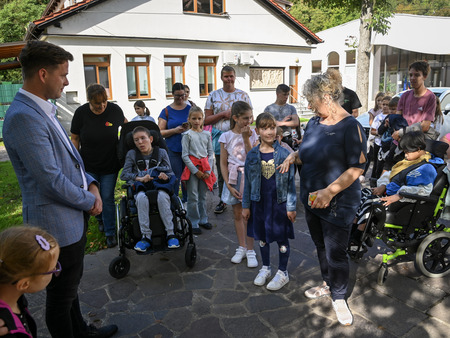 Gibalno ovirani na poti skozi mesto 