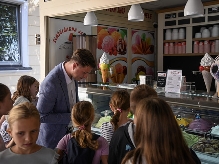 Gibalno ovirani na poti skozi mesto 