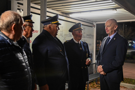 V Krškem so se žrtvam prometnih nesreč poklonili ob obeležju na Trgu Matije Gubca s prižigom sveč