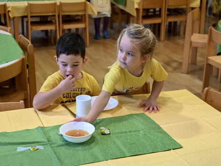 Tradicionalni slovenski zajtrk v Vrtcu Pravljica