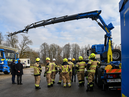 Mestna občina Krško podpisala dogovor o brezplačni uporabi protipoplavne opreme