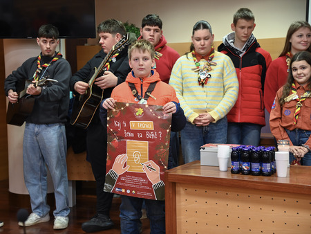 Skavti prinesli luč miru na Mestno občino Krško