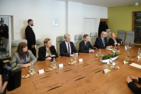 Vlada RS v sklopu obiska v Posavju obiskala tudi Mestno občino Krško