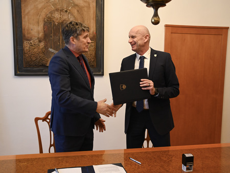 Vlada RS v sklopu obiska v Posavju obiskala tudi Mestno občino Krško