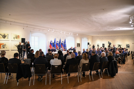 Vlada RS v sklopu obiska v Posavju obiskala tudi Mestno občino Krško