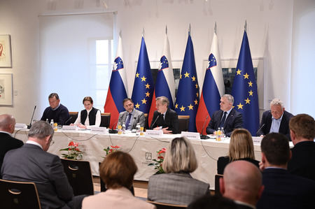 Vlada RS v sklopu obiska v Posavju obiskala tudi Mestno občino Krško