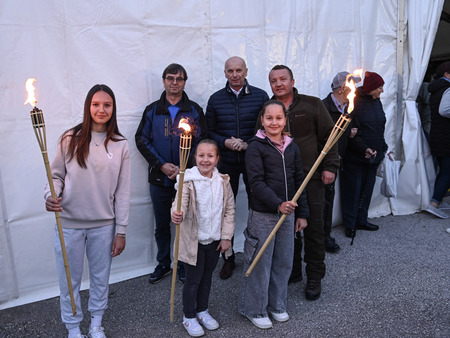 Na Trški Gori zagorel jubilejni 40. prvomajski kres