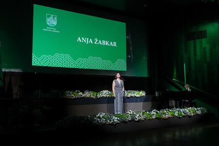 Anja Žabkar