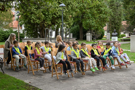 S pravljicami o pomenu trajnostne mobilnosti in varnosti v prometu 