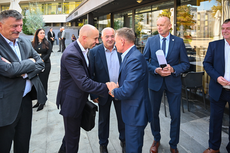 Župan Janez Kerin na srečanju županov s predstavniki vlade o sistemskih rešitvah na področju romske problematike